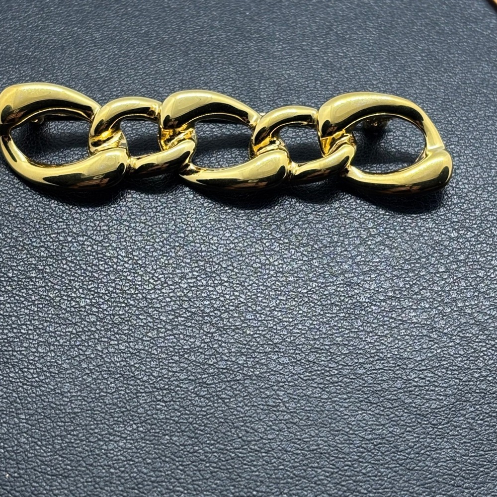 Monet Brooch Women Gold Tone Vintage Interlocking Curb Chain Link Pin